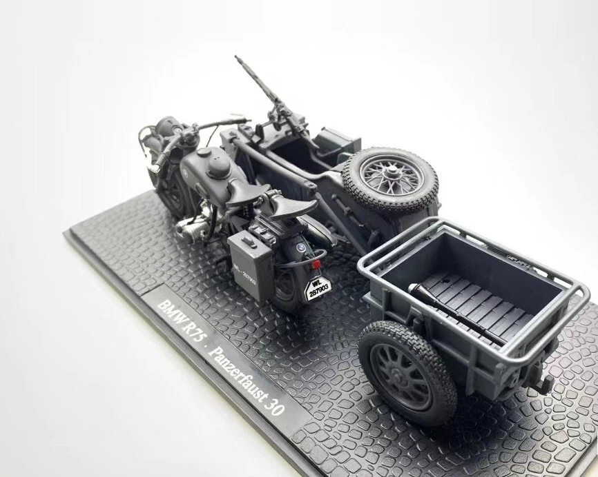 Atlas WWII German Panzer Gray BMW R75 Motorcycle With Trailer 1/24 Model - Image 4 of 4