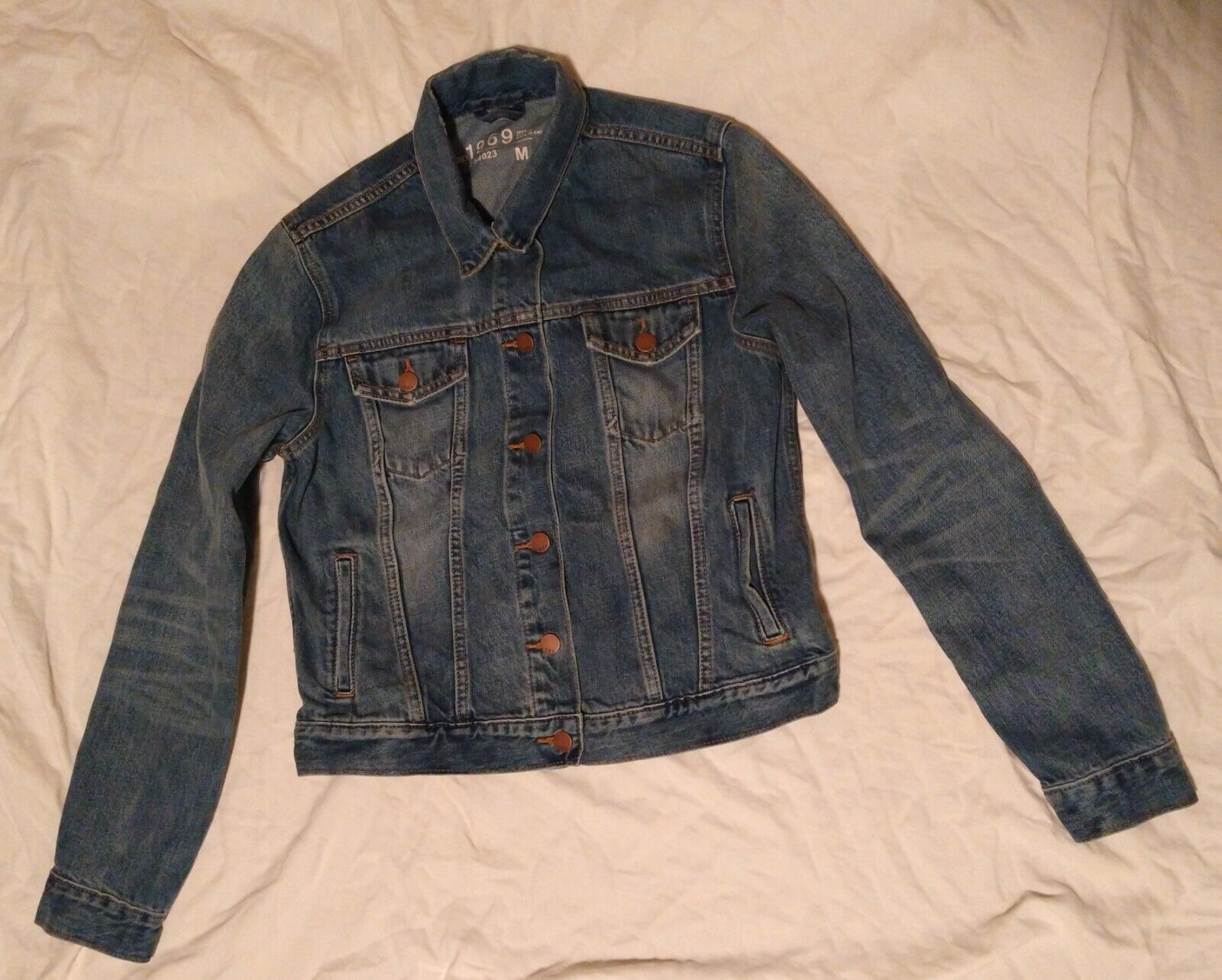 Gap 1969 Blue Lightly Distressed Denim Jean Jacket Size Medium RN 54023