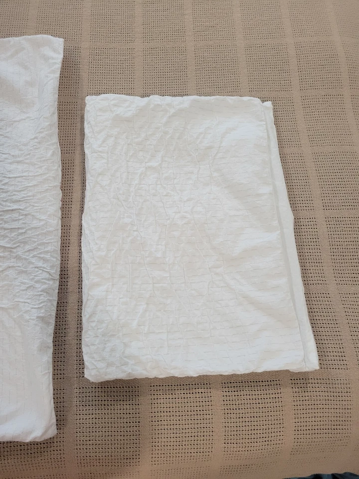 DKNY Donna Karan New York Pure Comfy Collection Estándar 2 fundas de almohada blancas Foto 4 de 4