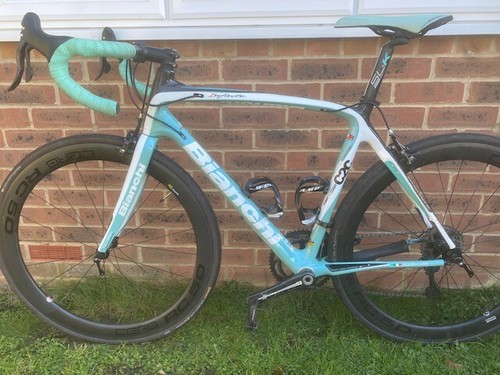 Bianchi Infinito 55cm - Campagnolo Athena 11 Speed (Carbon Edition)