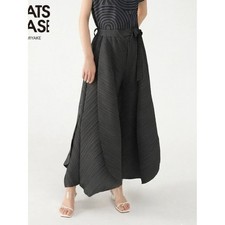 Pleats please Issey Miyake Flare Draped Wide-Leg Cropped Pants in black