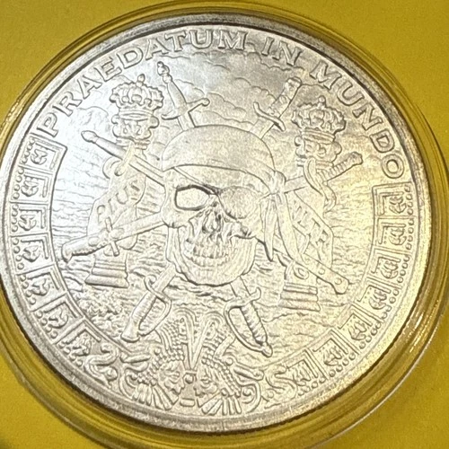 1 oz Praedatum In Mundo Pirate Skull Silver Shield .999 Fine Silver & Capsule