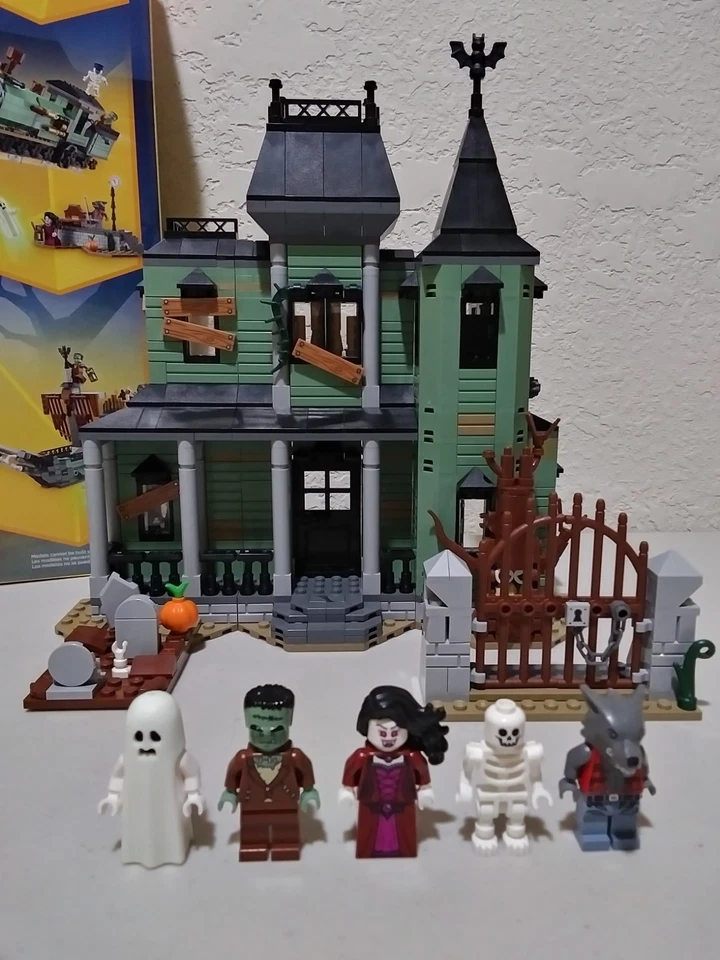 Особняк с привидениями LEGO Creator 3 в 1 31167, пикап с фонарем Джека О 40822 - Изображение 2 из 4