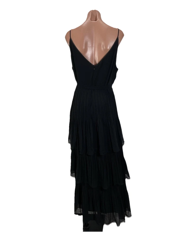 Vestido Negro Casa Blanca Mercado Negro WHBM En Niveles Plisado Volantes Gasa Sin Mangas 16 Foto 2 de 4