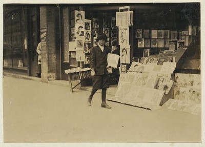 Truant Newsie,Newsboy,Oklahoma City,Oklahoma,Lewis Wickes Hine,Child Labor,2