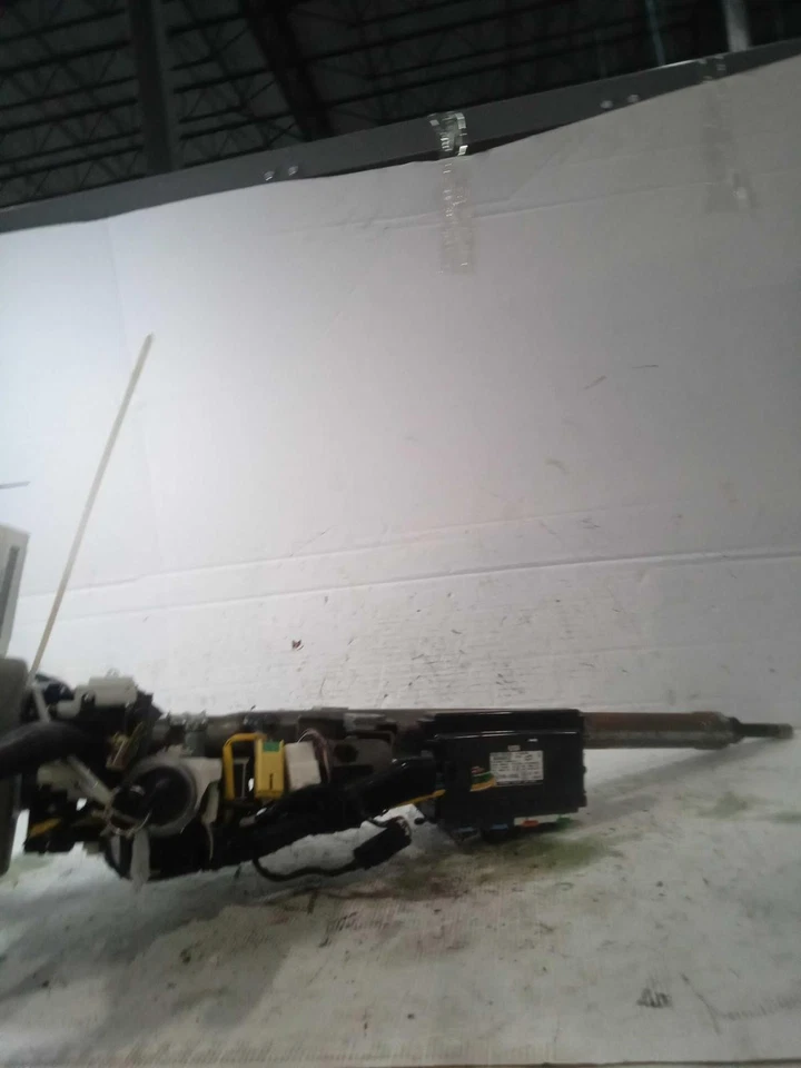 Columna de dirección usada se adapta a: Subaru Forester 2010 cambio de piso mercado estadounidense grado A Foto 2 de 4