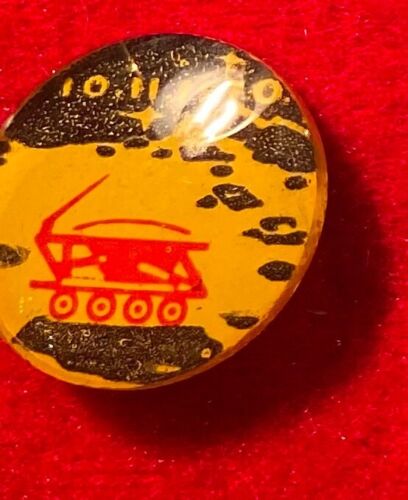 SPACE TRAVEL 1970  MOON CAR number 1 GLASS COLORFULL CIRCLE PINBACK EXTRA RARE - Picture 1 of 1