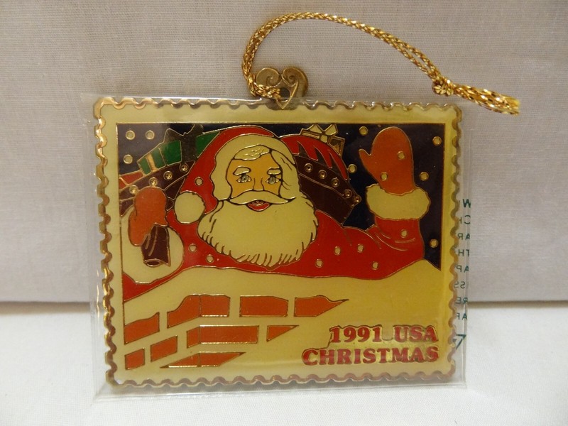 Winco 1991 Christmas Stamp Ornament Enamel 22K Gold – Santa Chimney - 25 cent