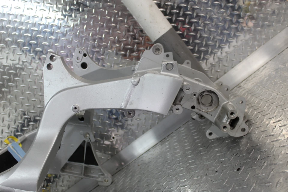 2004 YAMAHA FJR1300 FRAME CHASSIS SLVG (S) - Image 4 of 4