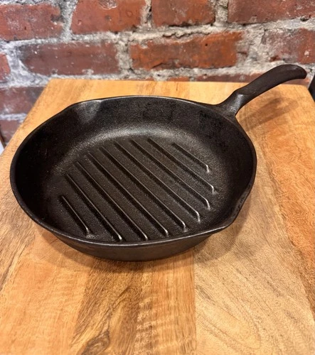 Vintage 9" WAGNER Cast Iron Skillet Grill Sidney Ohio USA Rare