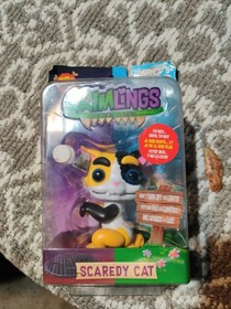 NIB New Fingerlings Grimlings Scaredy Cat Interactive Toy Figure 