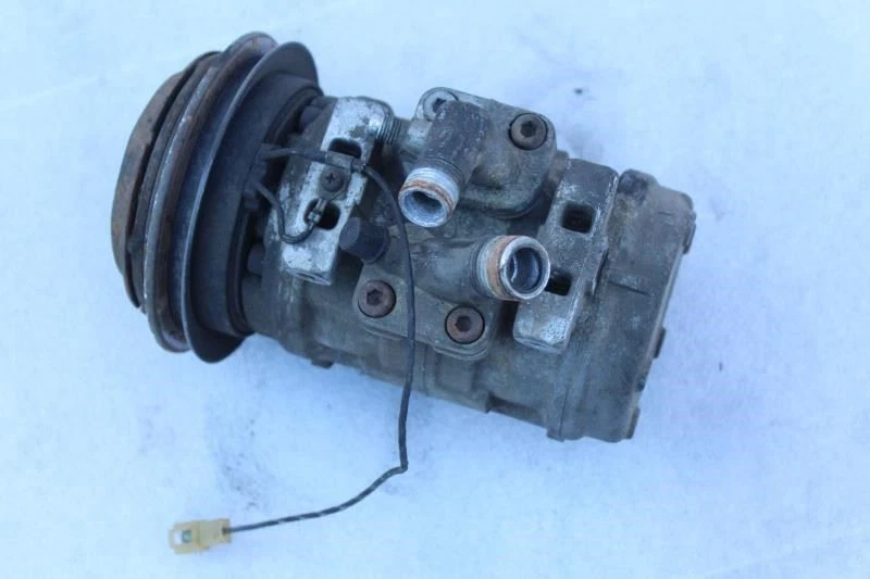 Toyota Supra 1983 compresor de aire acondicionado Foto 3 de 4