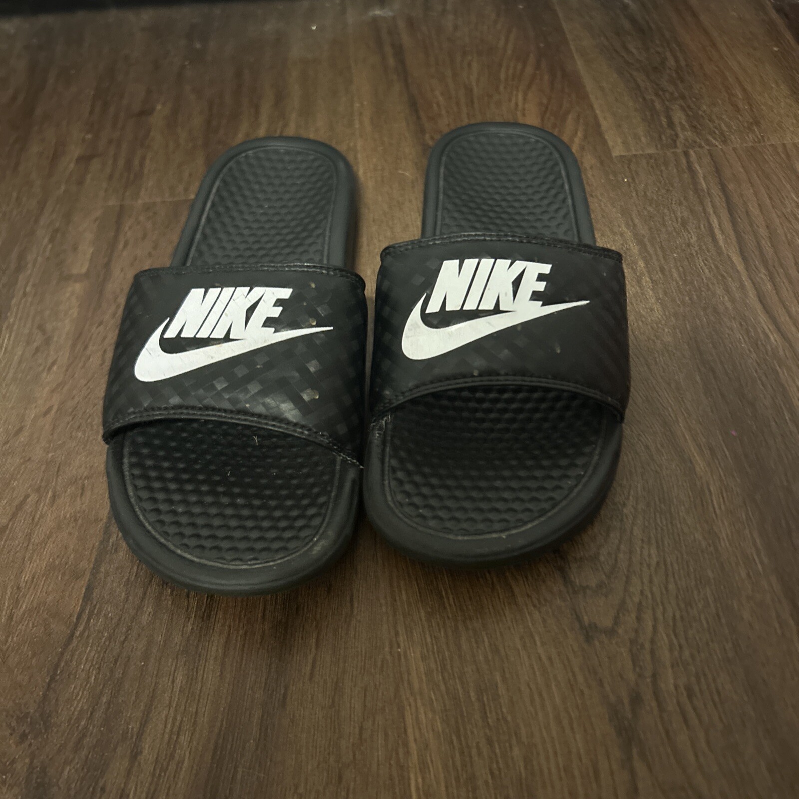 Nike Women's Size 8 Slides Lightly Used Excellent Condition-image