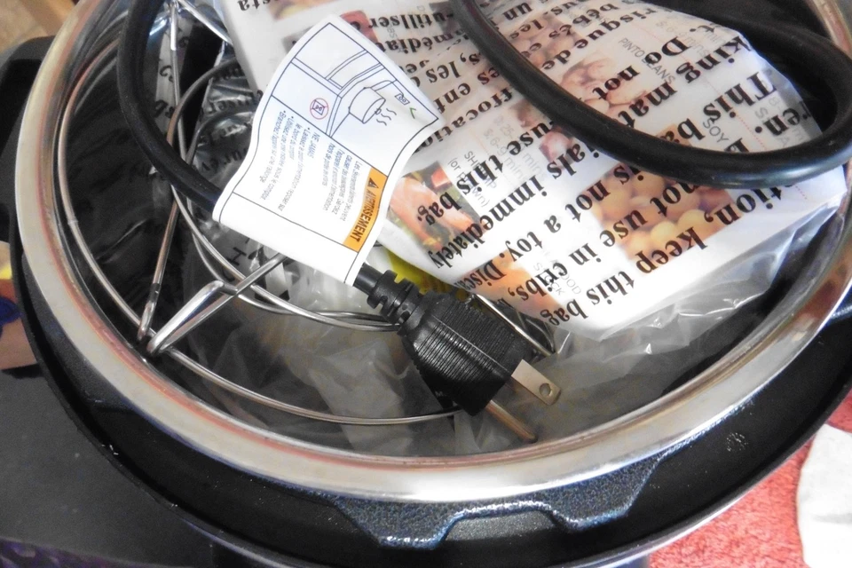 Instant Pot Duo Mini 7-in-1 6 Qt Electric Cooker Steamer Yogurt Warmer complete - Image 3 of 4