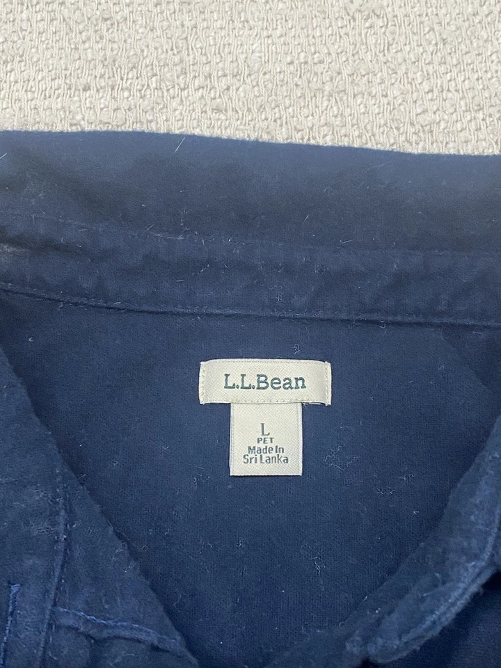 L.L. Bean Chamois Shirt Women’s Petite Large Navy Blue Cloth Button Up Collared - Image 3 of 4