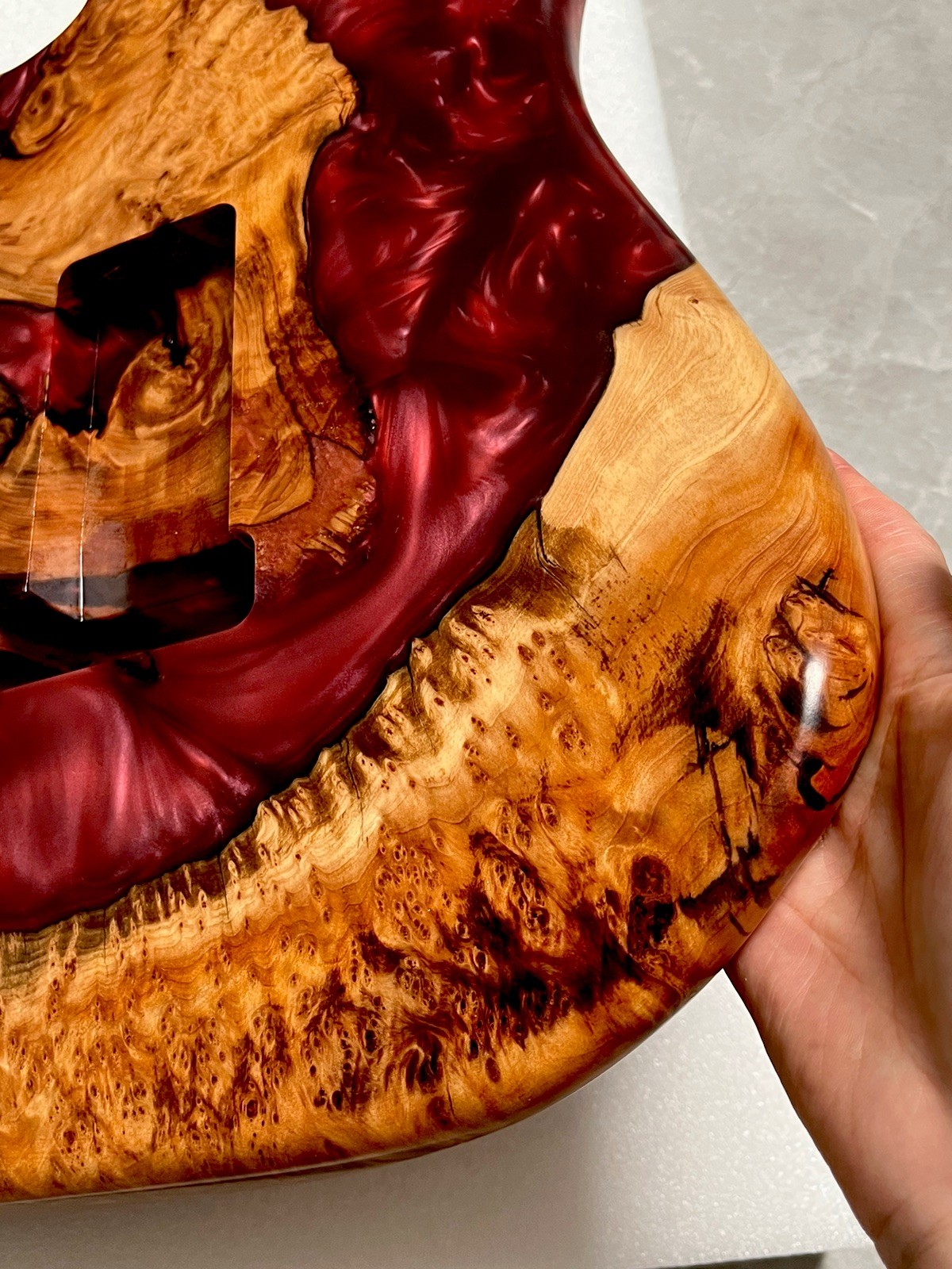 Chitarra elettrica AAAAA Burl Wood full epossixy resin corpo di ricambio personalizzato foto 6