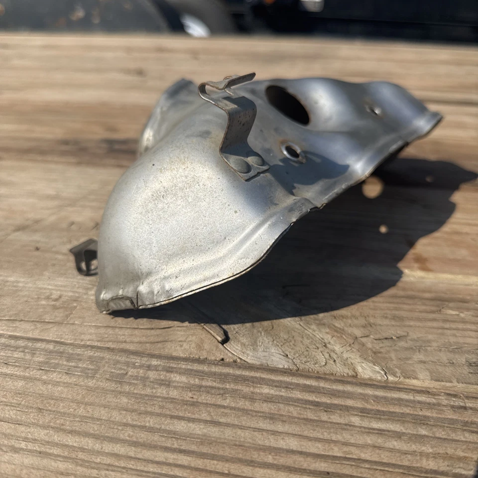 Colector de escape delantero protector térmico fabricante de equipos originales Mitsubishi Eclipse GT 2006-2012 3,8 L Foto 3 de 4