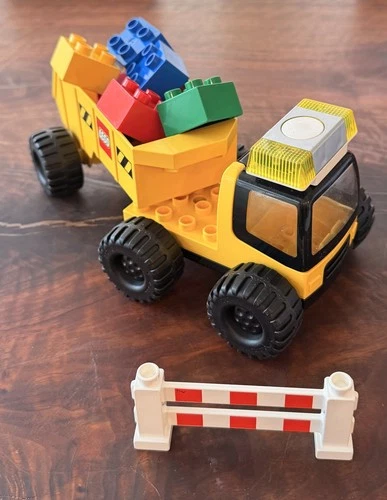 LEGO DUPLO Set # 2808 BIG WHEELS TIPPER TRUCK, 91% complete, missing minifig