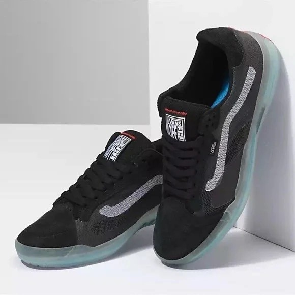 new Men's 7.5/women's 9 vans EVDNT gradient ultimate waffle black/white-ice image 3