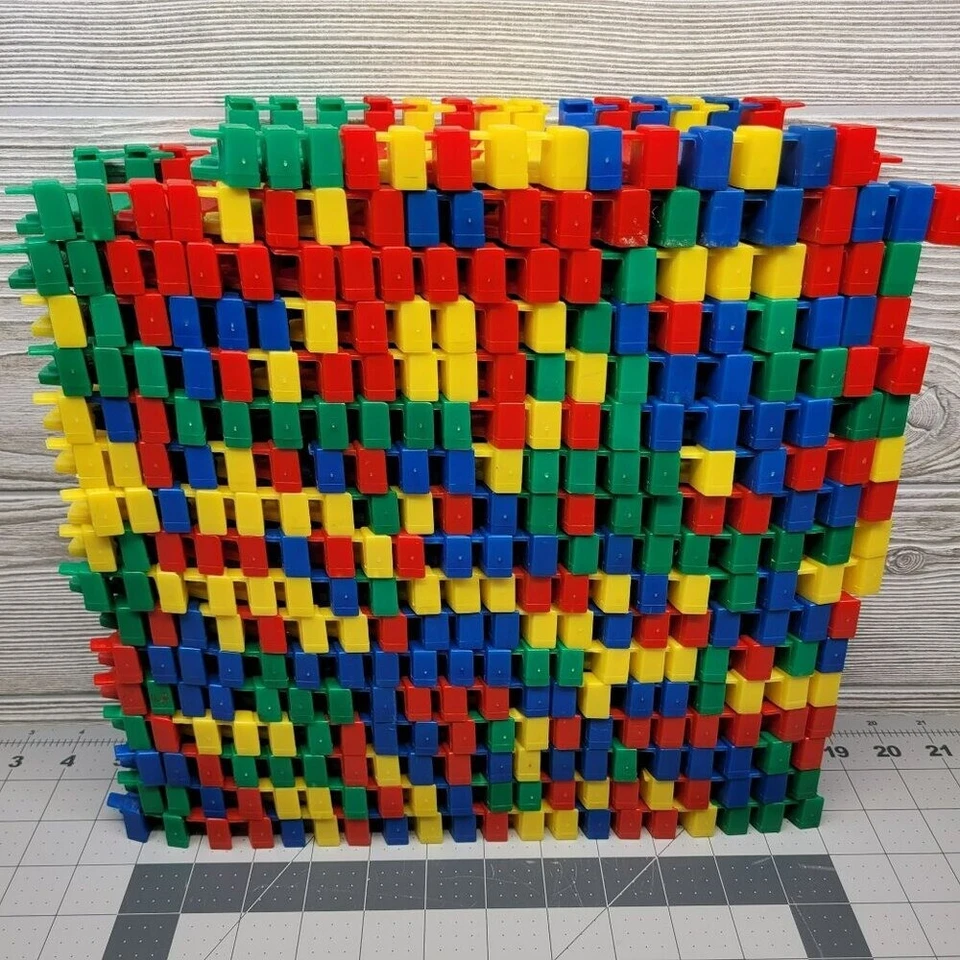 Magic Tracks 16 ft Building Set With Blue Car Tracks Accessories Bag Green Red - Image 2 of 4