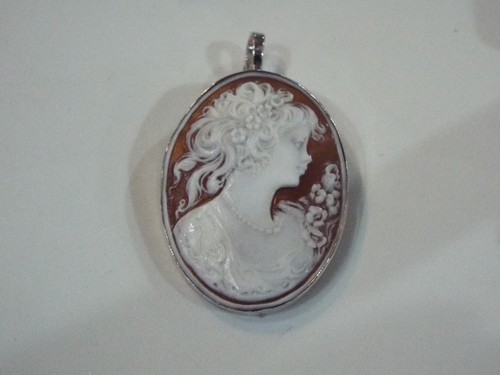 Vintage Master Hand carved in Sardonyx shell pendant set In Italian silver - Picture 2 of 8