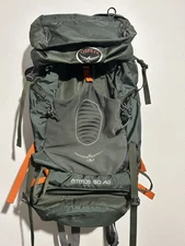 NWOT Osprey Atmos AG 50L Men's Backpacking Backpack Dark Green Medium 18-21 Inch