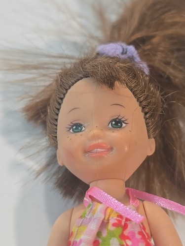 Vtg 1994 CHELSEA KELLY MATTEL BARBIE LITTLE SISTER 4" DOLL DRESS & Extra Outfit - Picture 7 of 14