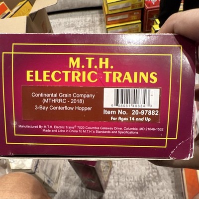 M.T.H. Electric Trains Continental Grain Co 3-Bay Hopper O Gauge 20-97882 NEW!