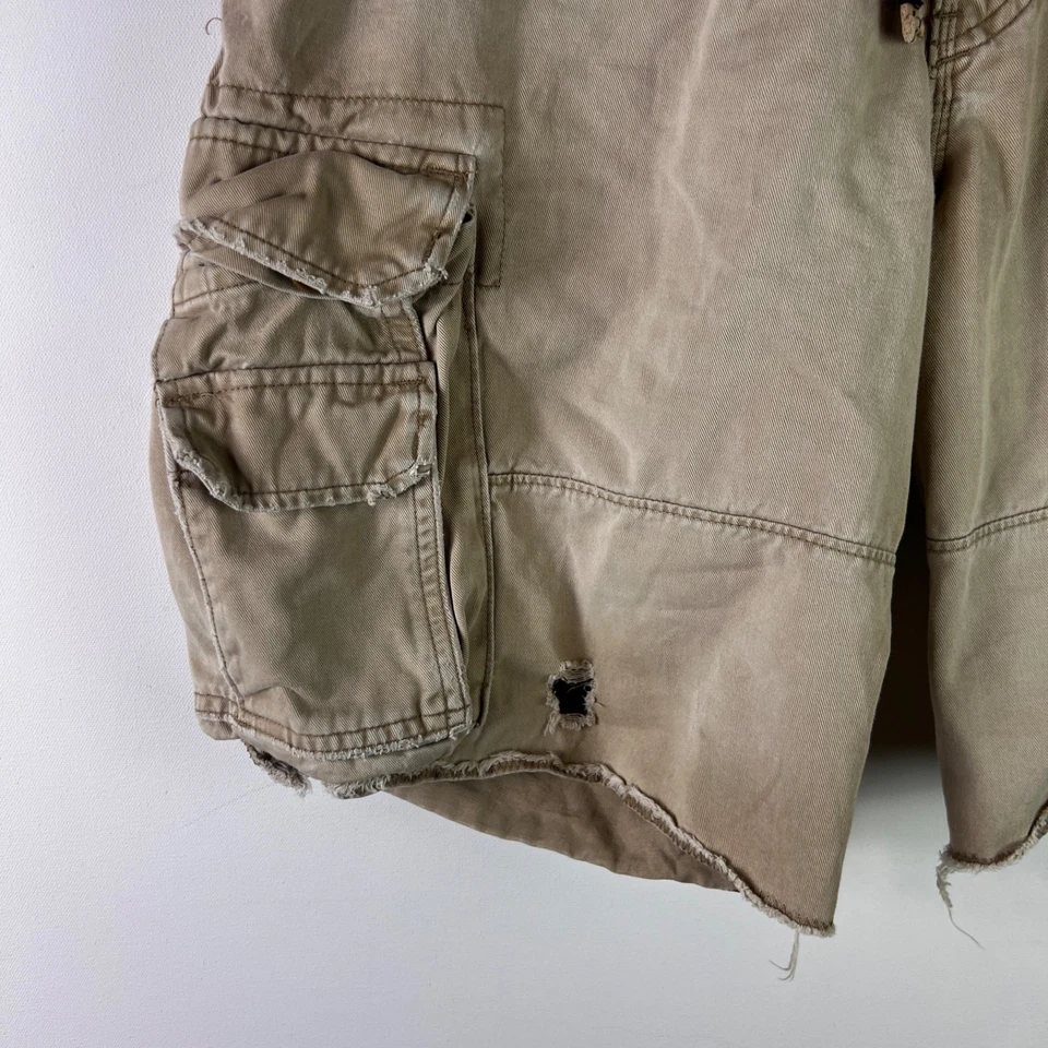 Vintage Abercrombie & Fitch Cargo Shorts Mens 34 Beige Khaki Distressed Y2K - Image 4 of 4
