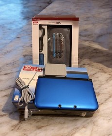 Original Blue Nintendo 3DS XL Bundle - 14 Games, Starter Set + Case - Pristine!