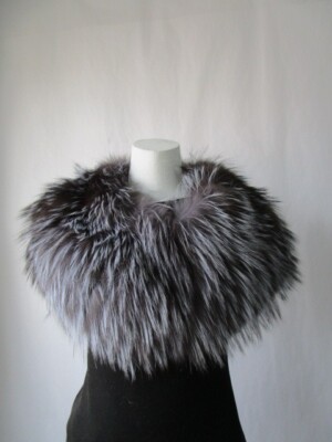 Knit Mia Natural Silver Fox Fur Scarf Shawl: FurHatWorld.com Gray Knitted Wrap with Fox Fur display picture 1