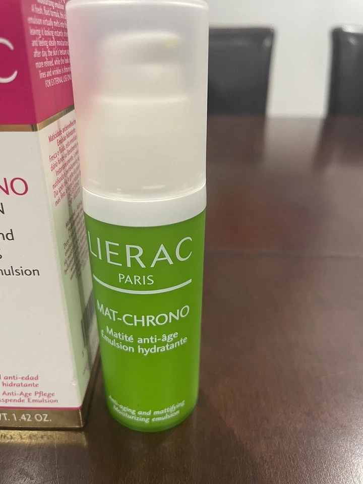 Emulsión Lierac Paris Mat Chrono. Anti envejecimiento y matificante 1,42 oz (40 ml) Foto 2 de 4