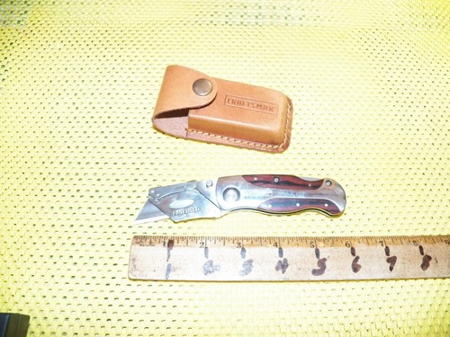 Coltello pieghevole CRAFTSMAN Utility Box Cutter Lockback con fodero in pelle - Foto 1 di 4