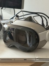 Apple Vision Pro 512GB, Solo Knit Band - M, Dual Loop Band - M, Light Seal - 25W