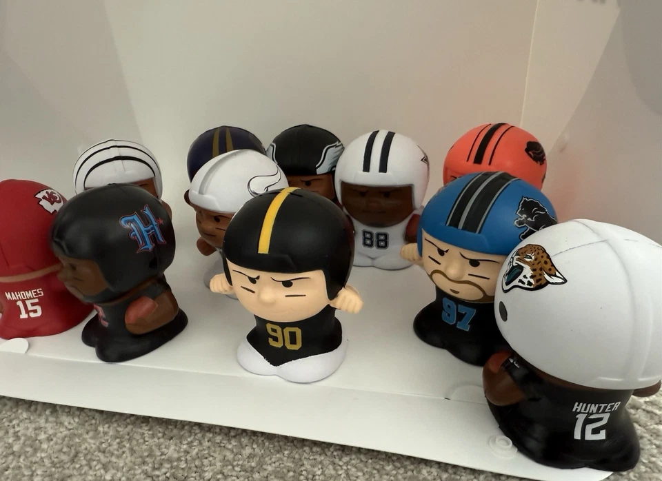 NFL Jumbo Squeezymates 2026 - New Series Individual Figures w/sphere - Image 4 of 4