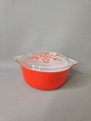 VTG Pyrex 1.5 Quart Friendship Birds Casserole Dish Red Glass 472 w/ Lid