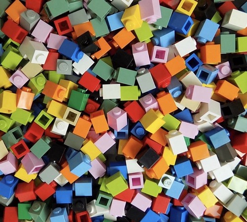 100 LEGO 1x1 Bricks Assorted Colors Mosaic Modular Bulk Randomly Selected