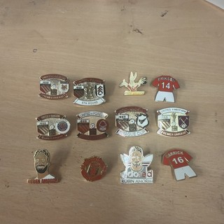 TWELVE MANCHESTER UNITED PIN BADGES OLD TRAFFORD MUFC STRETFORD END MAN UTD