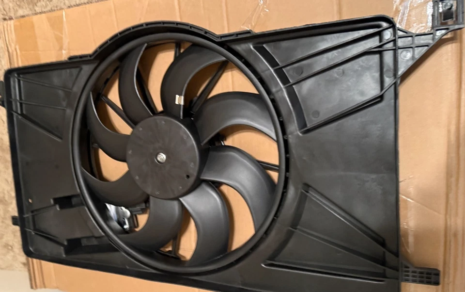 Radiator Cooling Fan Assembly w/Brushless Motor BV6Z8C607K CV6Z8C607R 621606 - Image 2 of 4