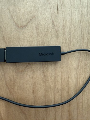 Microsoft Wireless Display Adapter HDMI w/ USB Model 1628 - Photo 2/4