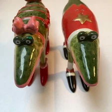 KRINKLES P Brewster Christmas Alligator salt & pepper shakers 2002  preowned