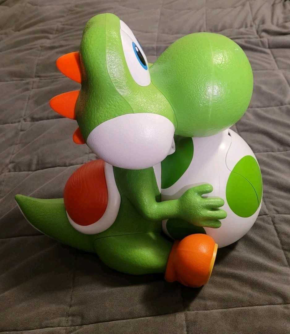 Super Mario Galaxy Movie Yoshi w/Egg Theater Popcorn Bucket
