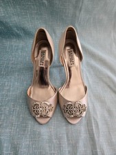 Badgley Mischka Musica Champagne Satin Pumps Heels With Rhinestones Size 6.5