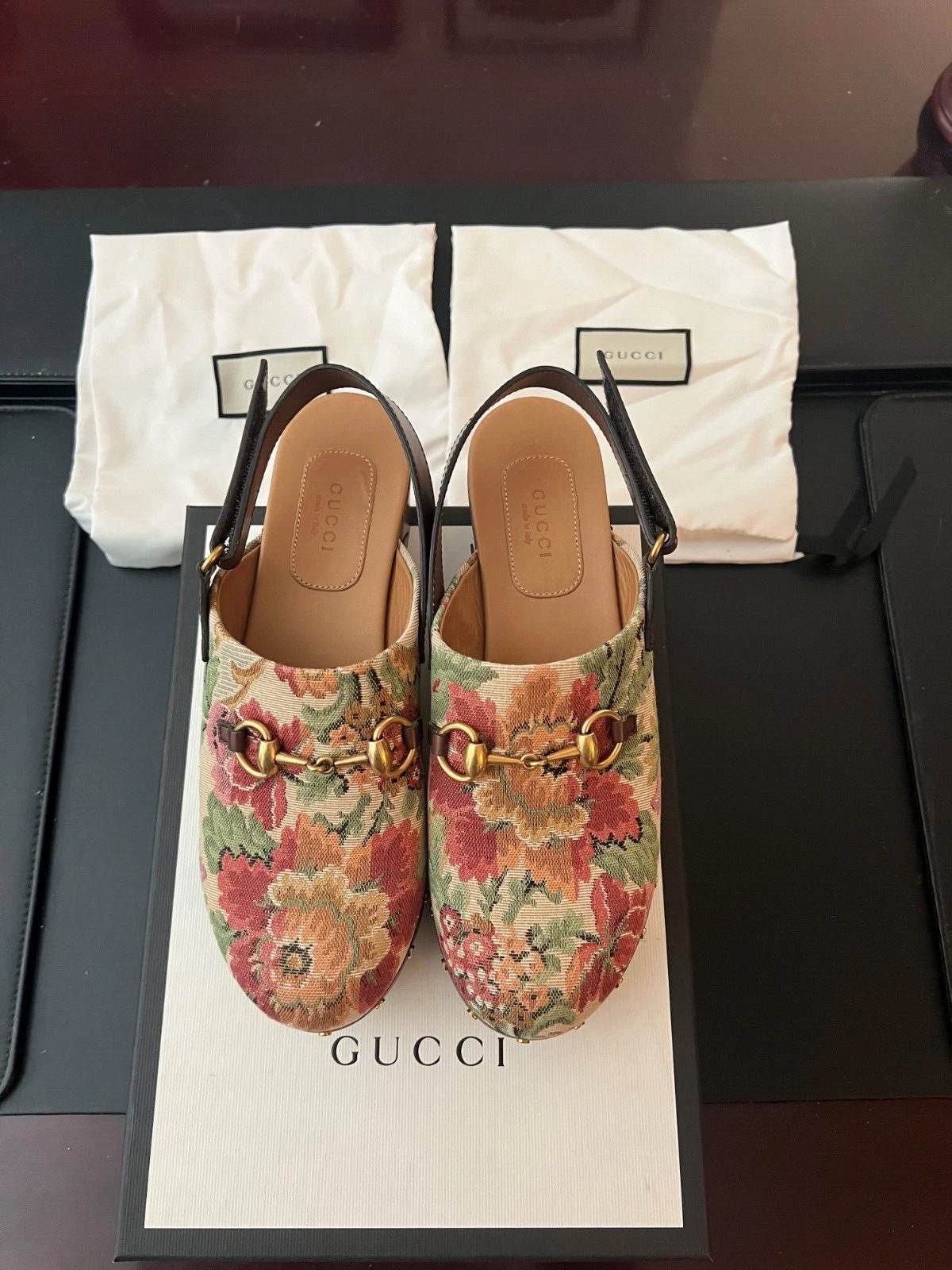 Sabots floraux GUCCI taille 39 avec boîte et housses de chaussures