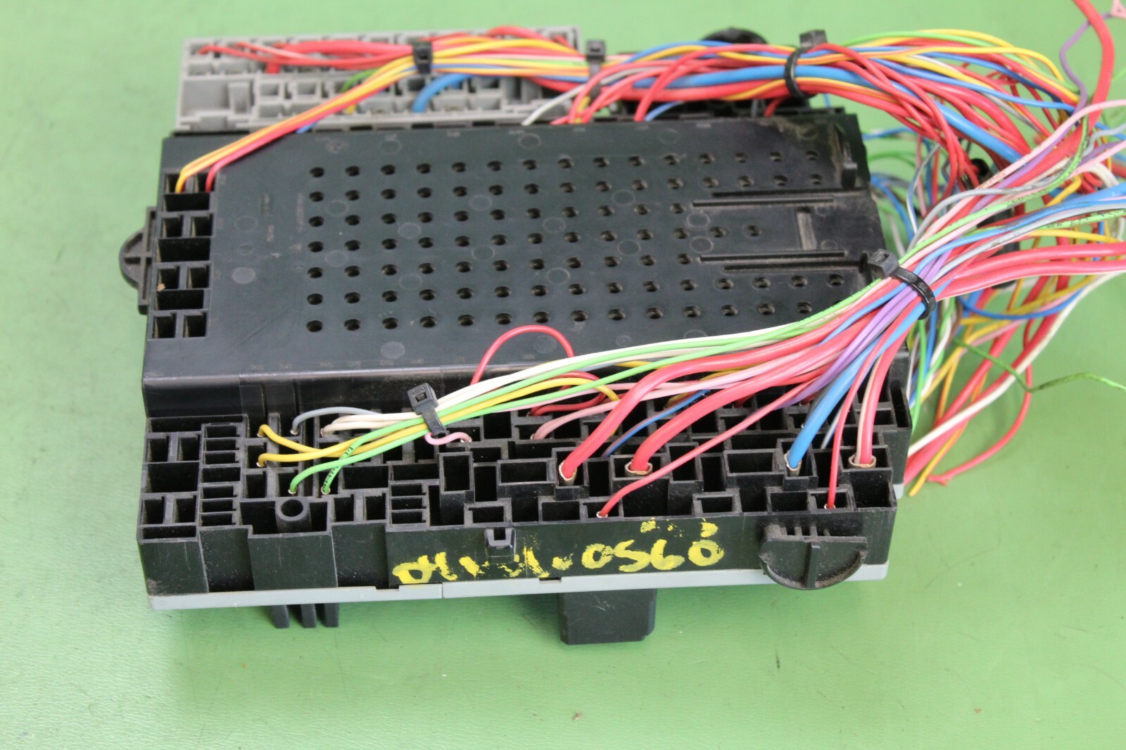 Volvo OEM Central Electronic Control Module 8633872 9452596 for 