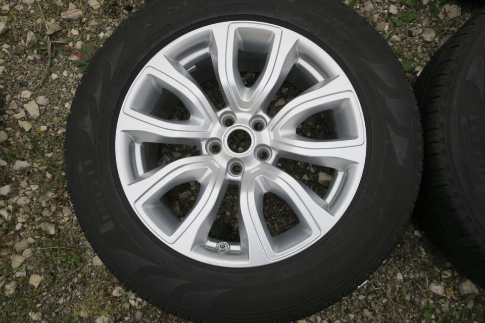 Range Rover Evoque Alufelgen 8x18 ET45 EJ32-1007 Sommer Allwetter 235 60 _810 - Bild 4 von 4