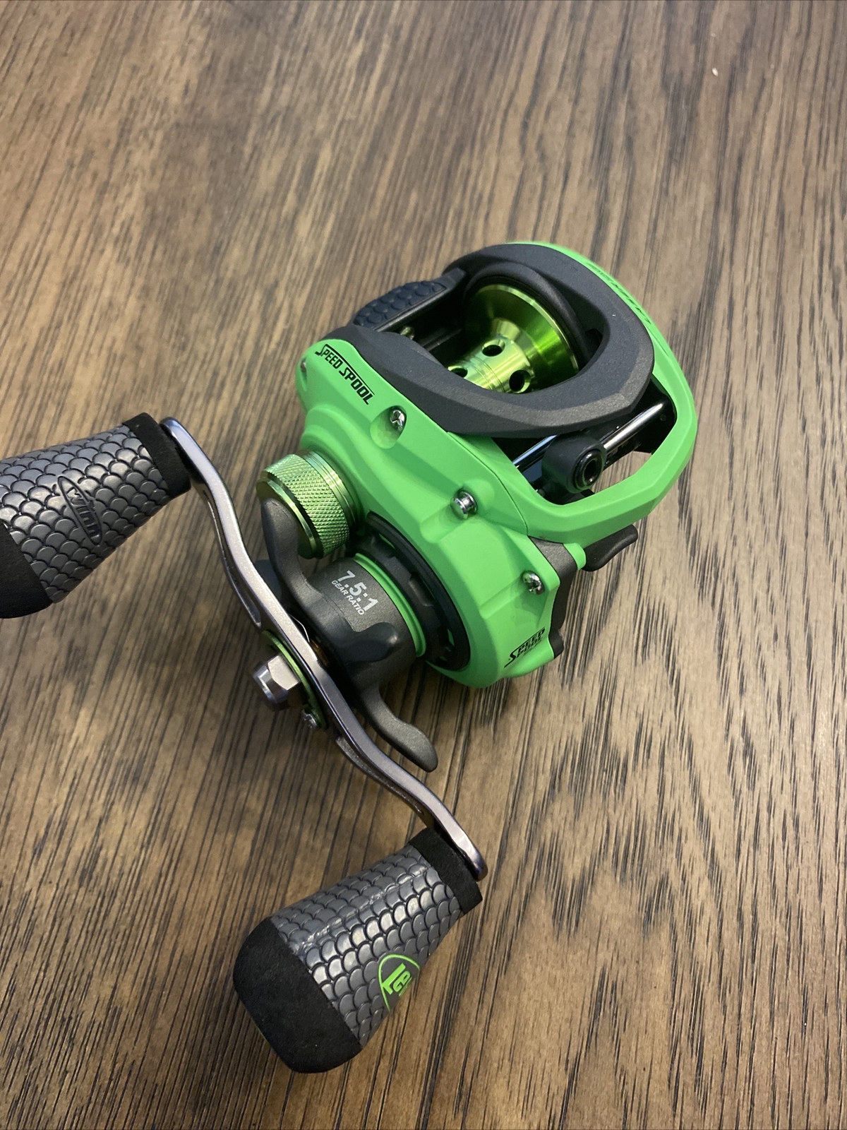 BRAND NEW Lews LASER TXS Speed Spool Baitcasting Reel 7.5:1 Ratio LTXS1SHB NICE!
