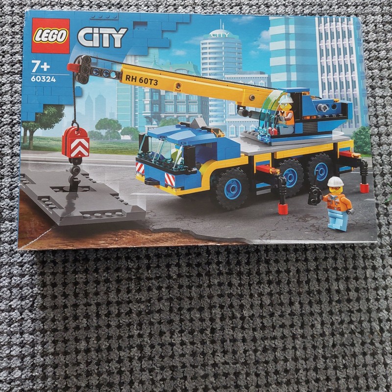 NEW Lego City 60324. Crane