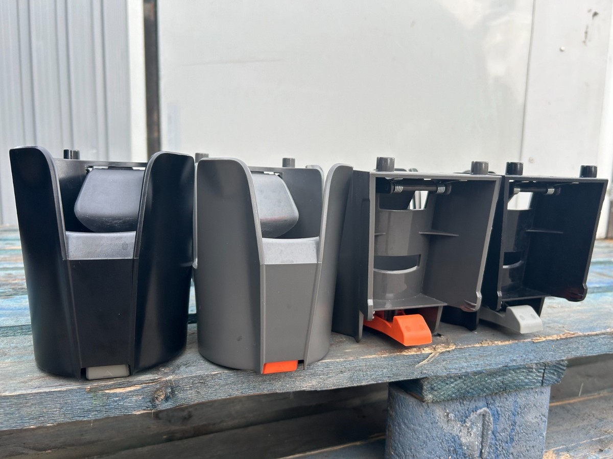 84752175 / 23485770 CUP HOLDER VOLVO TRUCKS DASH PANEL (SOLD BY 1