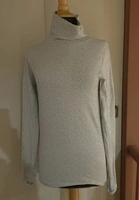 Athleta Size S Turtleneck Top Flurry Peak Base Layer Black Grey Print Women’s